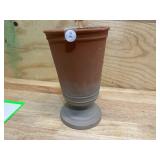 TIN PEDESTAL VASE TERRACOTTA GRAY