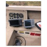 2000 FISHHAWK CRESTLINER / TRAILER / 80 HP YAMAHA 4 STROKE