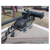 2000 FISHHAWK CRESTLINER / TRAILER / 80 HP YAMAHA 4 STROKE