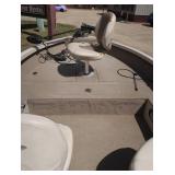 2000 FISHHAWK CRESTLINER / TRAILER / 80 HP YAMAHA 4 STROKE