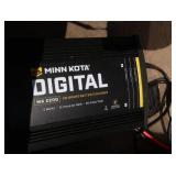 2000 FISHHAWK CRESTLINER / TRAILER / 80 HP YAMAHA 4 STROKE