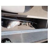 2000 FISHHAWK CRESTLINER / TRAILER / 80 HP YAMAHA 4 STROKE