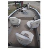 2000 FISHHAWK CRESTLINER / TRAILER / 80 HP YAMAHA 4 STROKE