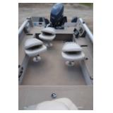 2000 FISHHAWK CRESTLINER / TRAILER / 80 HP YAMAHA 4 STROKE