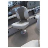 2000 FISHHAWK CRESTLINER / TRAILER / 80 HP YAMAHA 4 STROKE