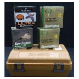 VINTAGE AMMO BOX WITH 4 BOXES OF MIXED 12 GAUGE SHELLS.