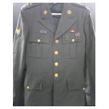 US ARMY DRESS UNIFORM COAT WITH ASSORTED VINTAGE BOTTLES