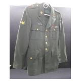 US ARMY DRESS UNIFORM COAT WITH ASSORTED VINTAGE BOTTLES