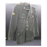US ARMY DRESS UNIFORM COAT WITH ASSORTED VINTAGE BOTTLES