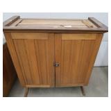 GORGEOUS MINNESOTA KITCHEN CUPBOARD