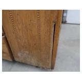 GORGEOUS MINNESOTA KITCHEN CUPBOARD