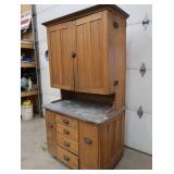 GORGEOUS MINNESOTA KITCHEN CUPBOARD