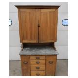 GORGEOUS MINNESOTA KITCHEN CUPBOARD