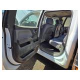 2015 4x4 Chevrolet Silverado 3500 HD Diesel Truck 1 Ton Dually with Flatbed and Gooseneck