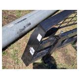 Skid Loader Pallet Fork Attachment with 5