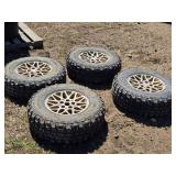 Lot of 4 Federal Couragia LT235/75R15 Off-Road Tires with Like New Tread on Jeep Rims