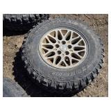 Lot of 4 Federal Couragia LT235/75R15 Off-Road Tires with Like New Tread on Jeep Rims