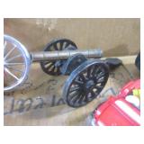 (CS) Flat of Assorted Smalls and To...