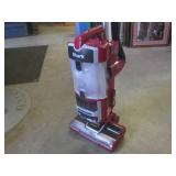 (EW7) Shark Lift-Away Self Cleaning...