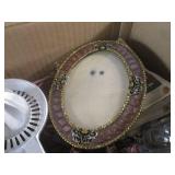 (A-3) Box Full of Assorted Vintage ...