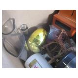 (A-3) Box Full of Assorted Vintage ...