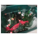 (G-1) Assortment of Vintage Glass S...