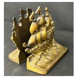Pair of Vintage Philadelphia Mfg. Co. Metal Sailing Ship Book Ends