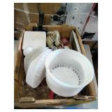 Lot of Kitchen Items