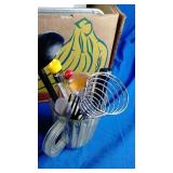 Lot of Kitchen Items