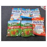 6 Fruit Snack & Gummy Bears...