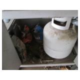 Content of tin storage shed includi...