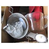 Pots, pans, metal strainer, bakewar...