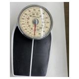 MSRP $185 Health O Meter Pelstar 160KL Mechanical Floor Dial Weighing Scale with Non-Slip Surface - Weighing Capacity 400 lbs. - In Good Condition!