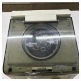 Hamilton Bell Vanguard V6500 Lab Centrifuge – Spins Blood & Other Samples Fast for Easy Separation – Comes w/ Timer, 6 Shields, 6-Place Rotor– Quiet, Reliable, & Easy to Use – WORKING 