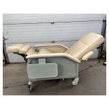 MSRP $2000 Lumex 577RG-KIT Clinical Care 4-Position Mobile Treatment Recliner – Offers Adjustable Backrest, Pop-Up Side Tables & Ultra-Comfortable Upholstery – Designed for Maximum Patient Comfort