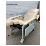 MSRP $2000 Lumex 577RG-KIT Clinical Care 4-Position Mobile Treatment Recliner – Offers Adjustable Backrest, Pop-Up Side Tables & Ultra-Comfortable Upholstery – Designed for Maximum Patient Comfort