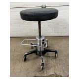 MSRP $2,500 – Reliance 540 Height Adjustable Dental Assistant Stool – Hydraulic Lift for Easy Adjustment – Renowned for Comfort & Efficiency - Good Functioning Condition!