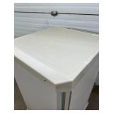 Medical Supply Storage Trolley Crash Cart – Reliable, sturdy design – Multiple compartments for organized storage – Easy to maneuver –Great Condition!