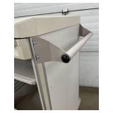 Medical Supply Storage Trolley Crash Cart – Reliable, sturdy design – Multiple compartments for organized storage – Easy to maneuver –Great Condition!