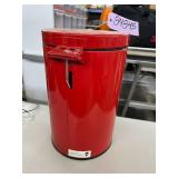 Tough Guy 4PGJ2 3.5 Gallon Medical Waste Container – Red – Safely Dispose Of Medical Waste With Ease. Features Hands-Free Foot Pedal, Compact Design, And Durable Construction -Excellent Condition!