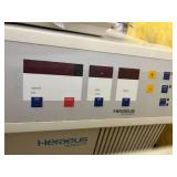 Heraeus 75003562 Biofuge 22R Refrigerated Centrifuge  – Cools And Spins Samples For Precise Results – Good Working Condition! Missing side panel - guaranteed to work!