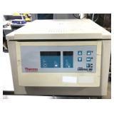 MSRP $1,200 Heraeus Instruments Labofuge 400 Benchtop Centrifuge – Compact, Reliable Unit Designed For Efficient Sample Separation – Smooth Operation With Easy-To-Use Controls –Good Working Cond