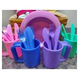 Picnic Basket w/Cups/Plates/Silverware + Mat