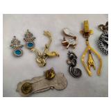 Lot of Assorted Brooches/Pins/Pendants