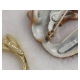 Lot of Assorted Brooches/Pins/Pendants