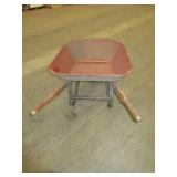 TRUE TEMPER USA WHEELBARROW