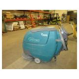 TENNANT T300 AUTO SCRUBBER FOR PARTS OR EASY REPAIR