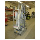 GENIE PERSONNEL LIFT