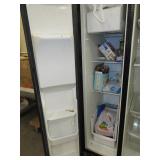 FRIGIDAIRE REFRIGERATOR FREEZER WITH ICE AND WATER