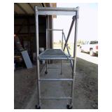 Scaffolding & Braces, Yellow, 60x76, w/ 4x 7’ brace pipes